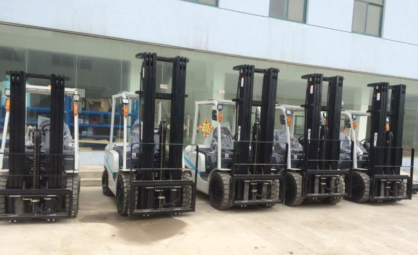 SOCMA viljuškar od 3 tone SOCMA 3 ton forklift