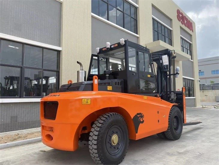 13.5 Ton Diesel Heavy Forklift Engine Cummins